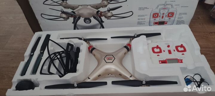 Квадрокоптер с камерой Syma X8HC