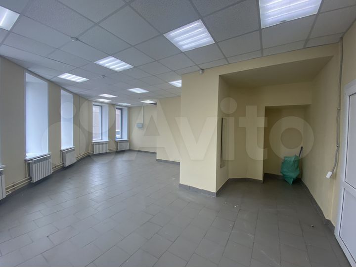 Торговая площадь, 67 м²