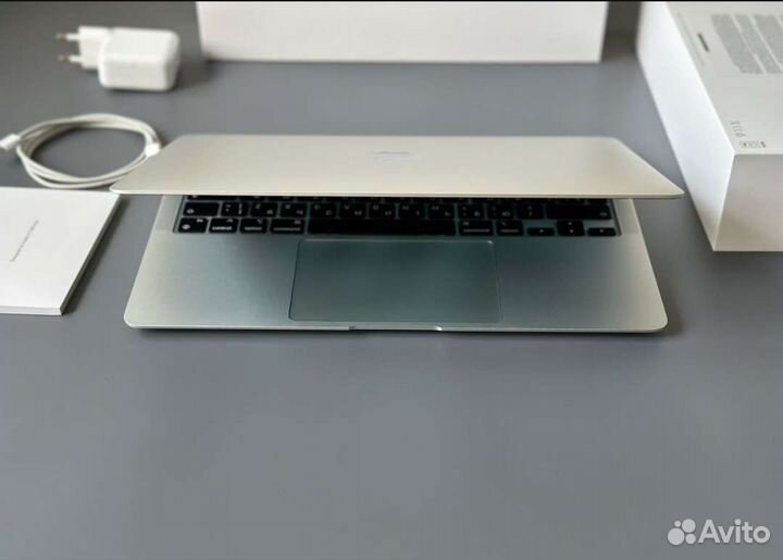 Apple MacBook Air 13 2020 m1 новый