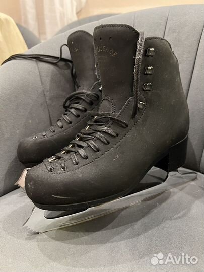 Фигурные коньки risport excellence 245