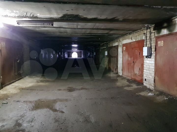 Гараж, > 30 м²