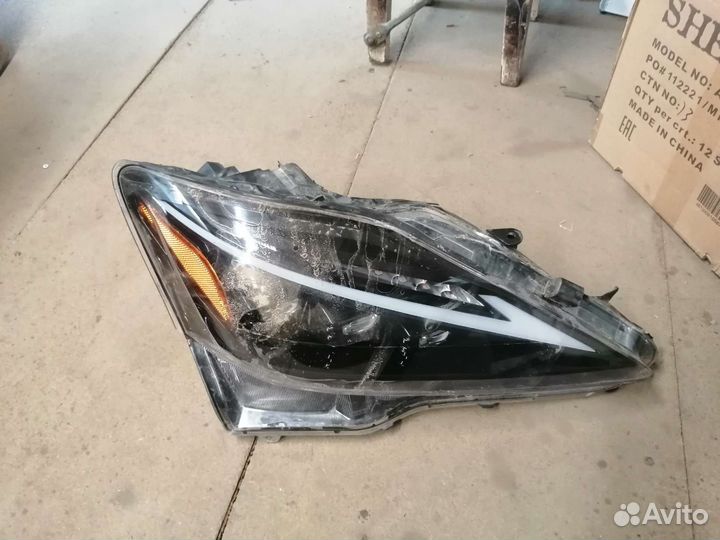 Фара правая лексус is250