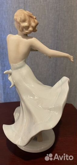 Статуэтка старинная балерина «Девушка Силвана»
