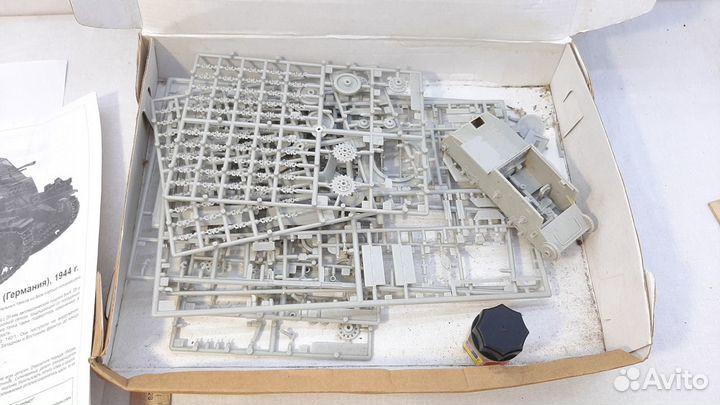 Модель для склеивания,Танк 140 Aufklärungspanzer