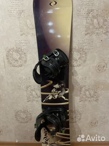 Сноуборд с креплением и ботинками