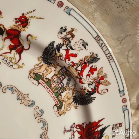 Тарелка фарфор декоративная Великобритания гербы