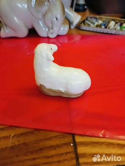 Статуэтка фарфор барашек лфз