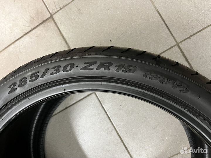 Pirelli P Zero 285/30 R19 и 255/35 R19