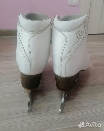 Фигурные коньки risport 245