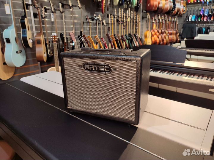 Гитарный комбоусилитель artec G25RT