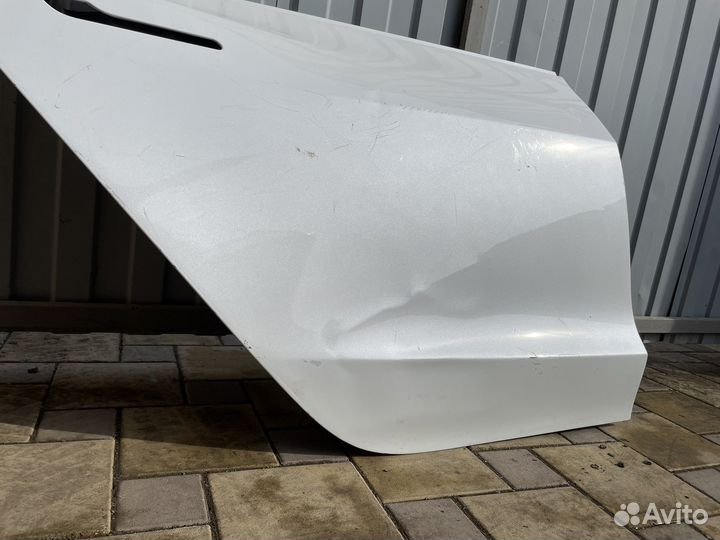 Задняя правая дверь Tesla Model 3