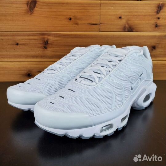 Кроссовки Nike Tn белые