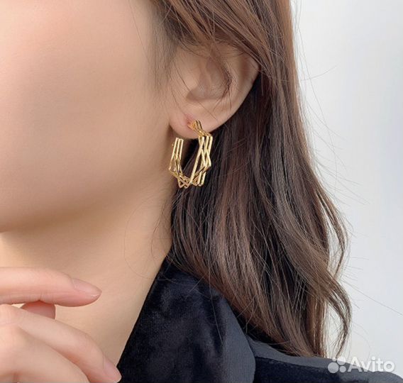 Серьги в золоте квадрат