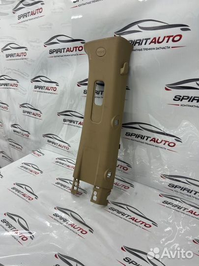 Центральная стойка кузова правая Kia Carnival 3