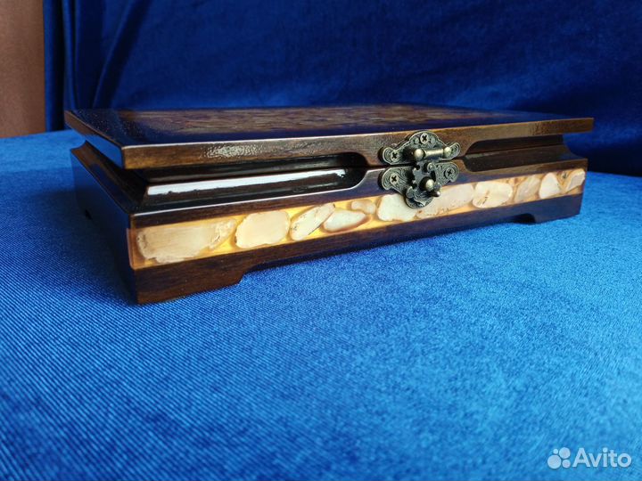 Домино из янтаря