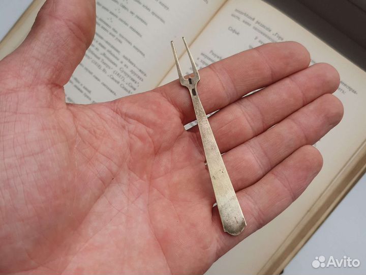 Серебряная вилочка для лимона