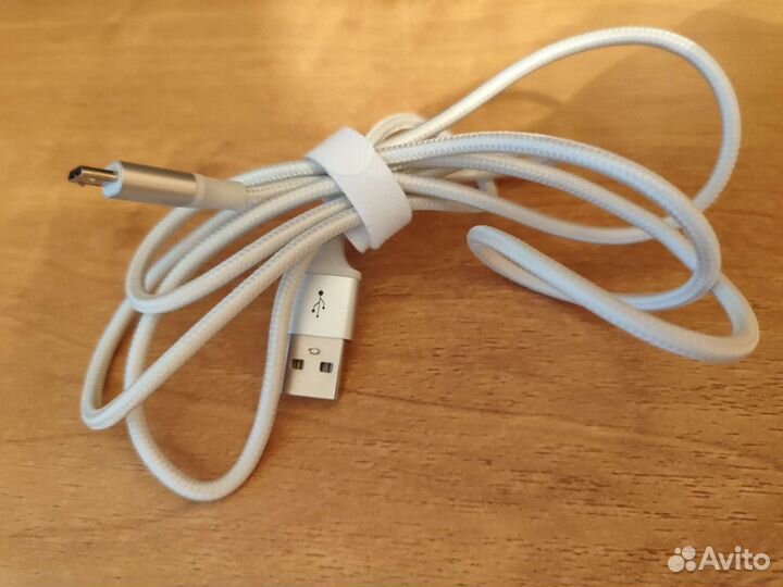 Кабель Deppa с разъёмами USB-Lightning