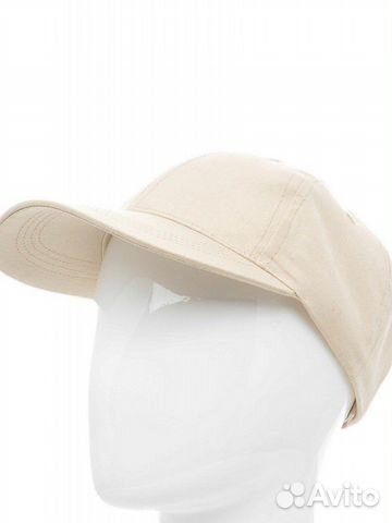 Бейсболка молочного цвета