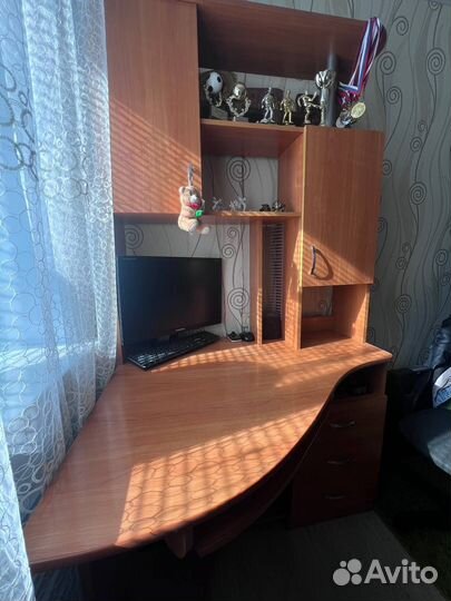 Компьютерный стол