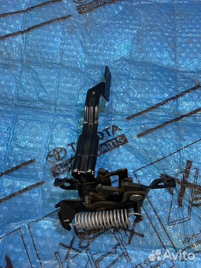 Замок капота Toyota Land Cruiser Prado 150