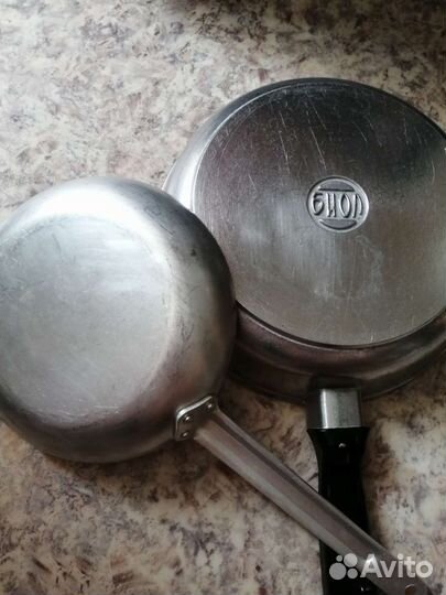 Сковороды 24см,18 см