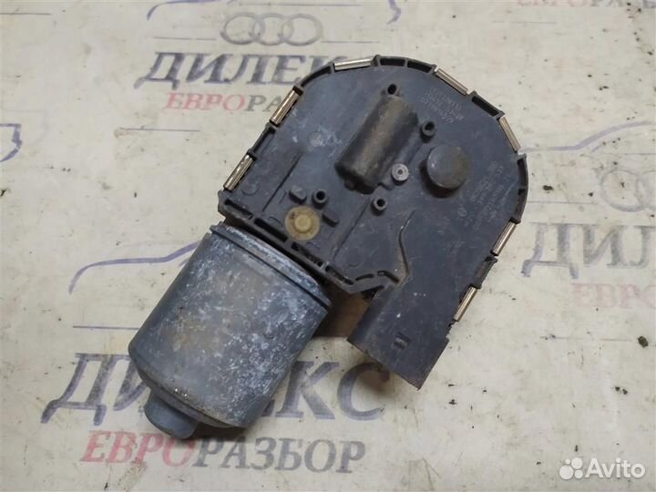 Моторчик стеклоочистителя передний VW Passat (B6)