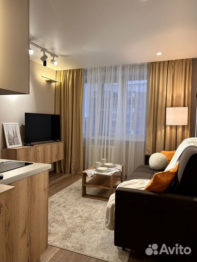 Поклеить обои. Наклеить обои