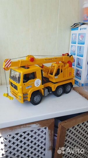 Bruder автокран