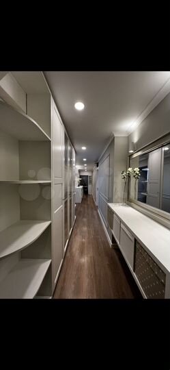 4-к. квартира, 95 м², 1/9 эт.