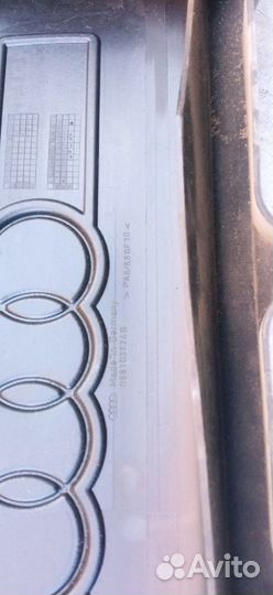 Крышка двигателя Audi A4 B5 Quattro