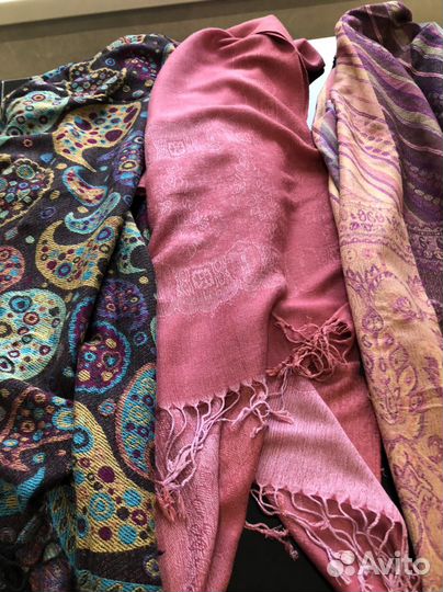 Палантин розовый с бахромой