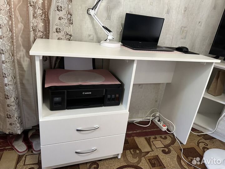 Письменный стол