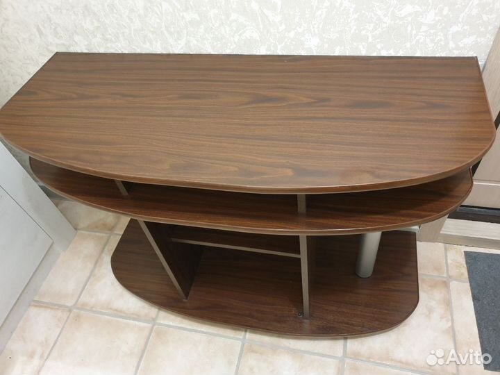 Столик под телевизор