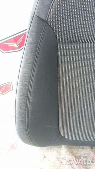 Обшивка спинки сиденья левая Опель Астра J