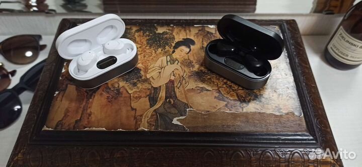 Беспроводные наушники две пары