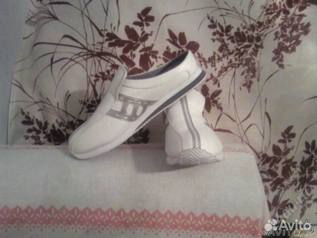 Спортивная женская обувь