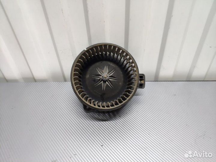 Мотор печки Hyundai Solaris RB 1.6 G4FC 2010