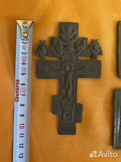 Старинные иконки и крест медная пластика литье