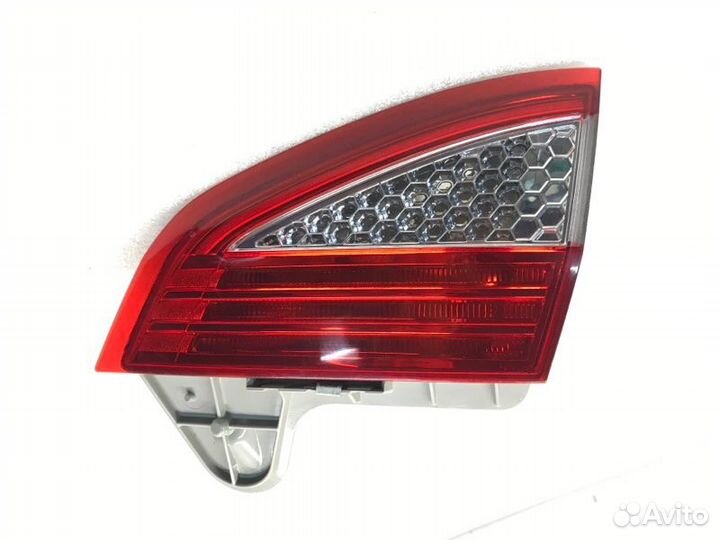 Фонарь крышки багажника задний правый Ford Mondeo