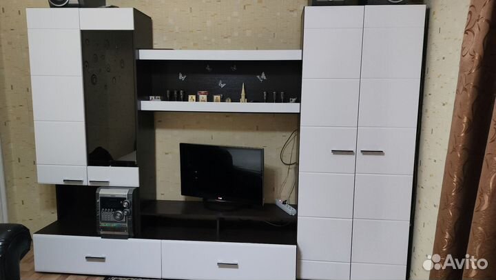 Стенка в гостиную бу