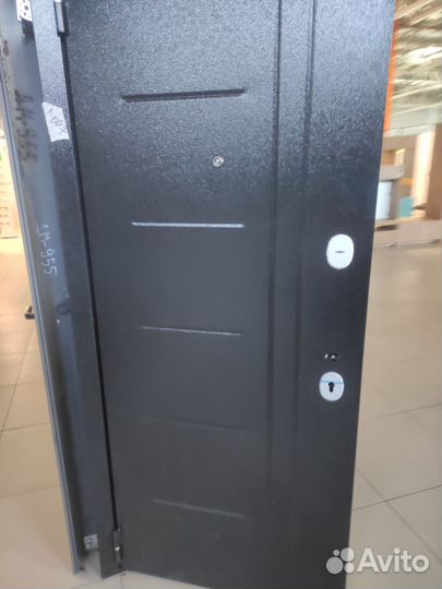 Дверь входная металлическая