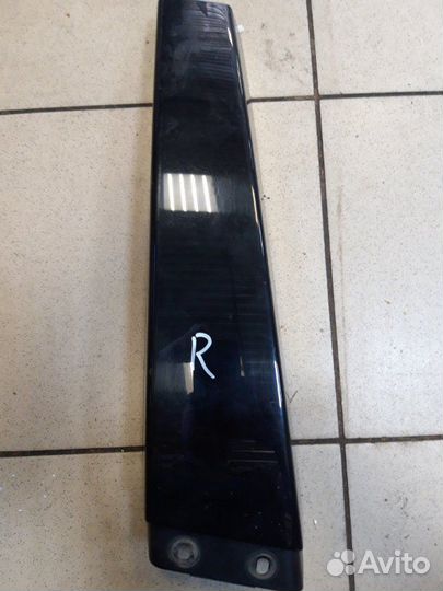 Накладка средней стойки наружняя правая Volkswagen