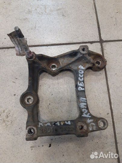 Кронштейн вспомогательных агрегатов Toyota Camry