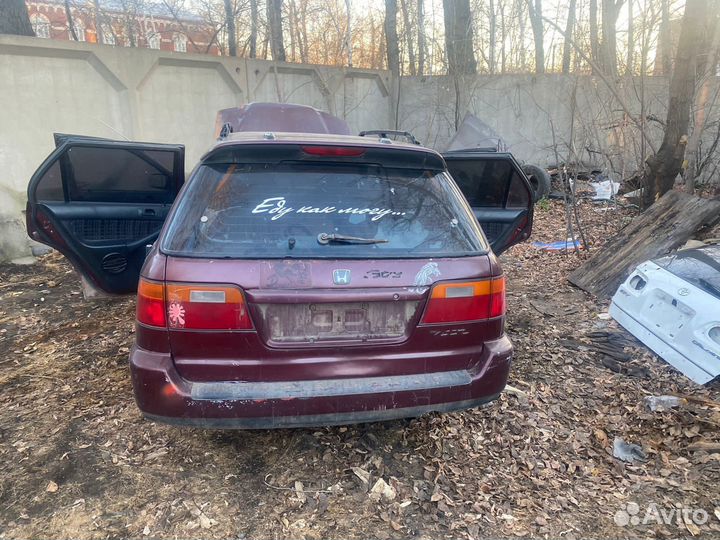 Автомобиль в полный разбор хонда орхия 1997год