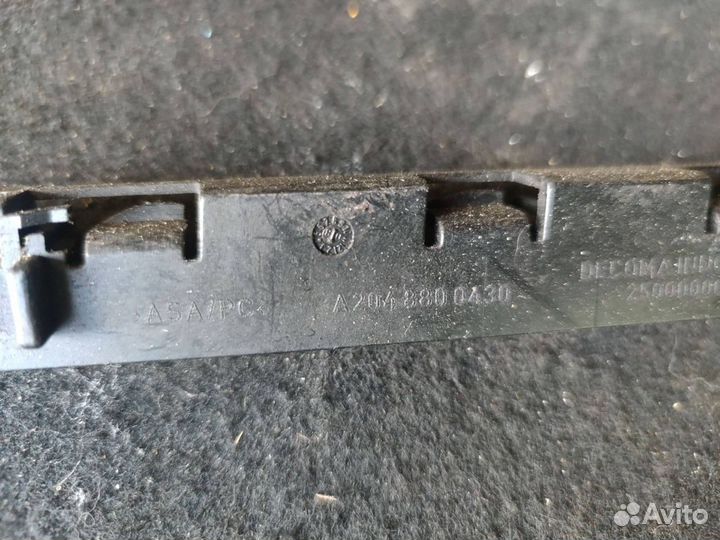 Крепление переднего бампера правое Mercedes-Benz