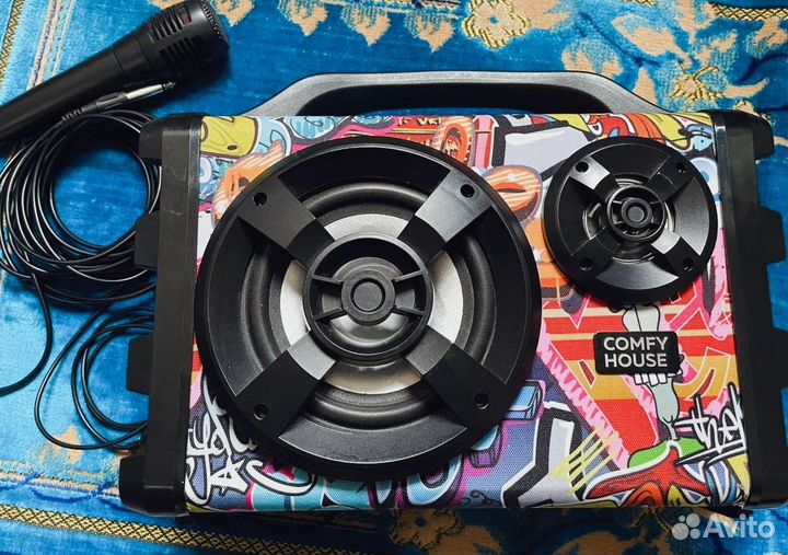 Колонка с микрофоном