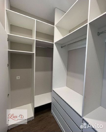 Стильные и удобные гардеробные в дом