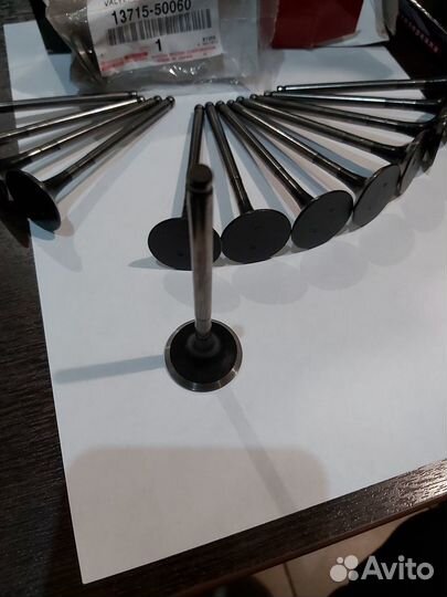 Клапан двигателя выпускной 1UZ-2UZ-3UZ 13715-50060