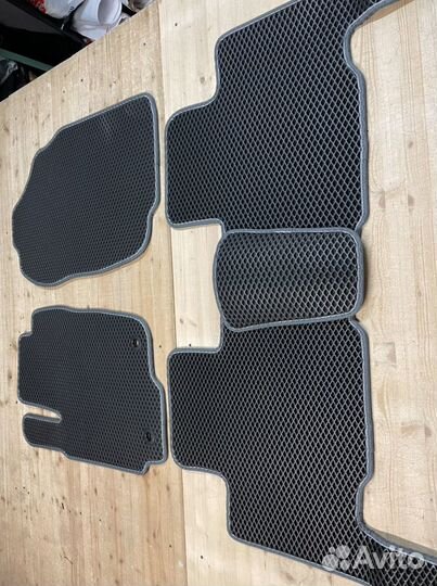 Автоковрики EVA для Toyota RAV-4 2012-2019