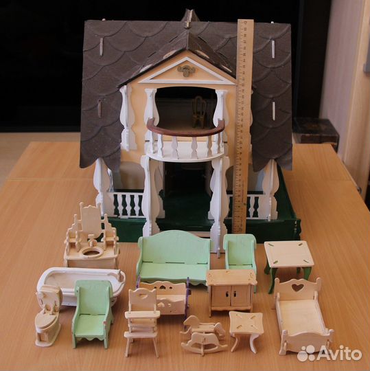 Домик для маленьких кукол, с мебелью